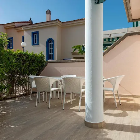 Duplex Holiday